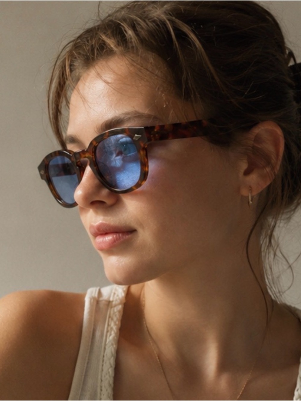 Tortoiseshell Sunglasses with Blue Lenses - Women's Fashion Shades